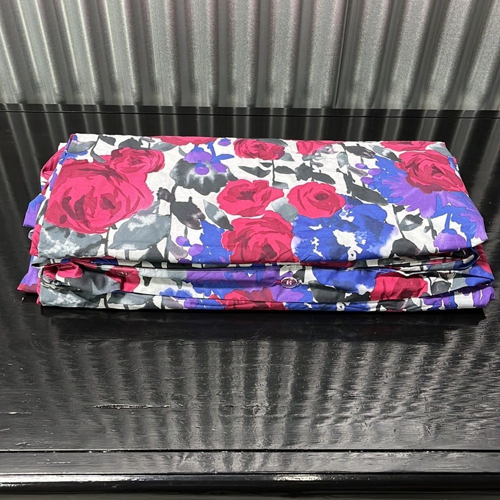 Pottery barn teen watercolor floral duvet size full/queen